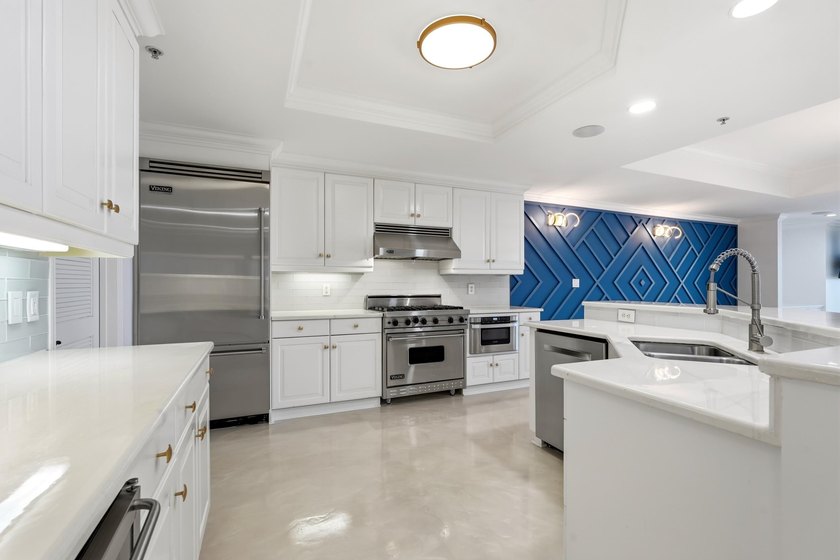 A rare opportunity to own one of the most distinctive residences - photo 3