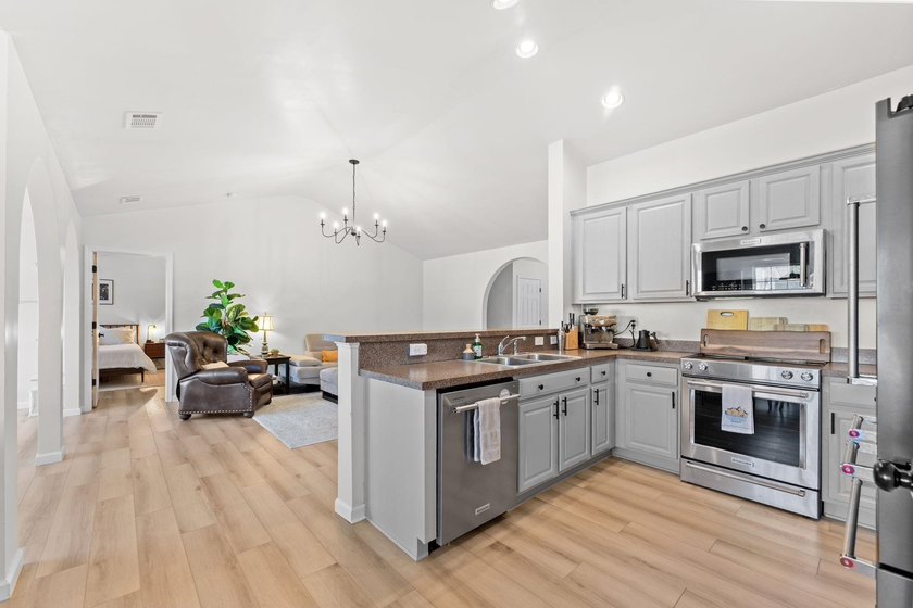 ***OPEN HOUSE Saturday July 18th 10-3pm*** This is a beautifully - photo 9