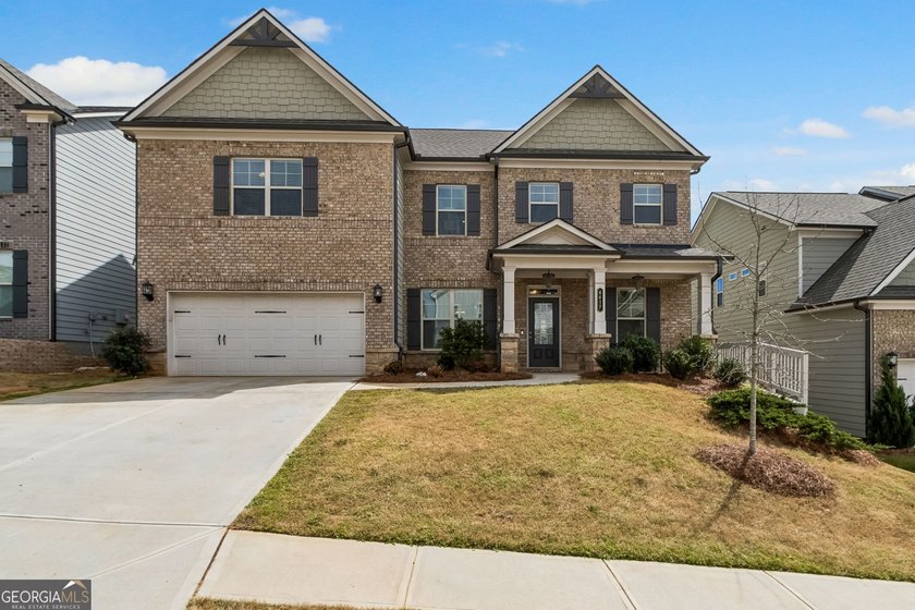 Welcome to this exquisite home situated in the White Oak Park at - photo 4