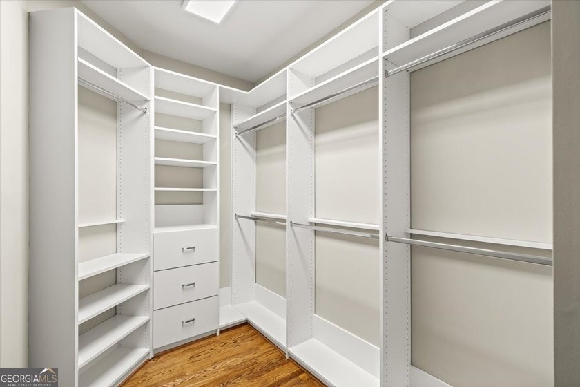Have you been looking everywhere for a gorgeous home with a - photo 20