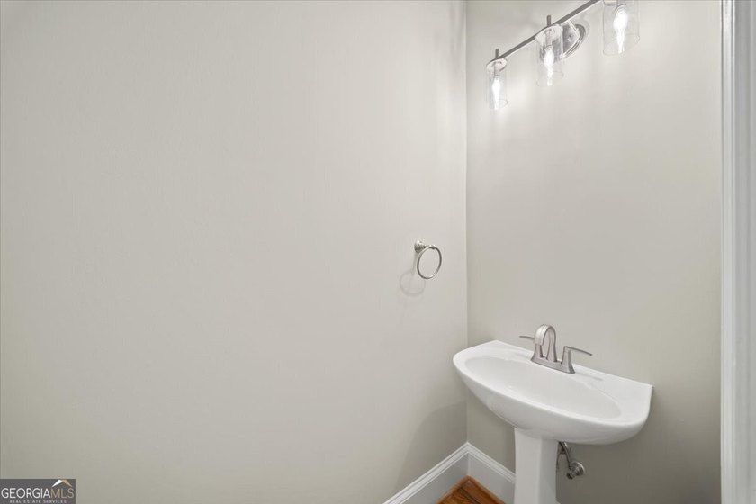 Have you been looking everywhere for a gorgeous home with a - photo 26