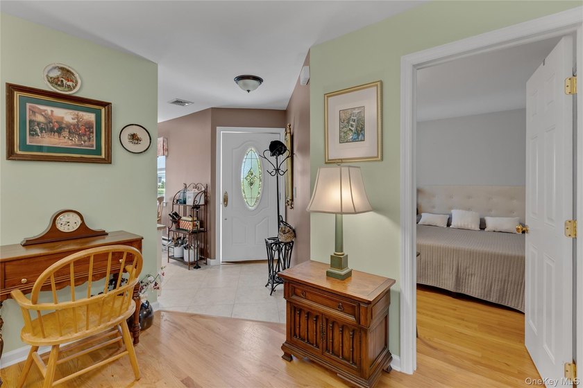 Welcome to this beautifully maintained, energy-efficient - photo 5