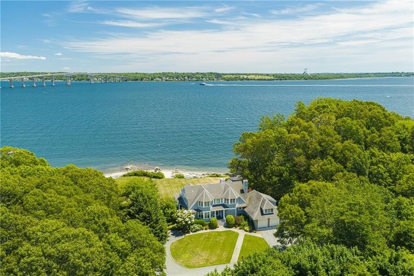Perched on a private 2-acre waterfront lot in sought-after Plum - photo 2