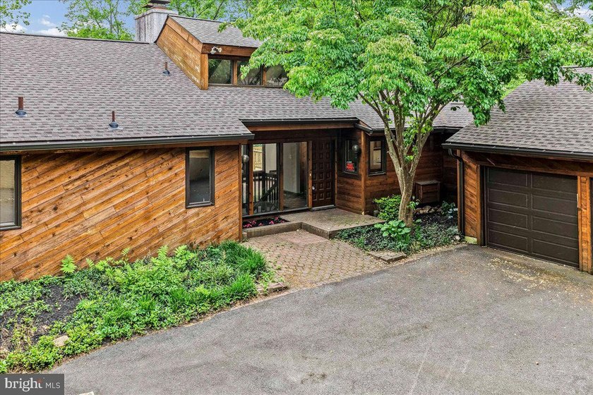 Price Reduced!!! This is your chance to grab this property and - photo 3