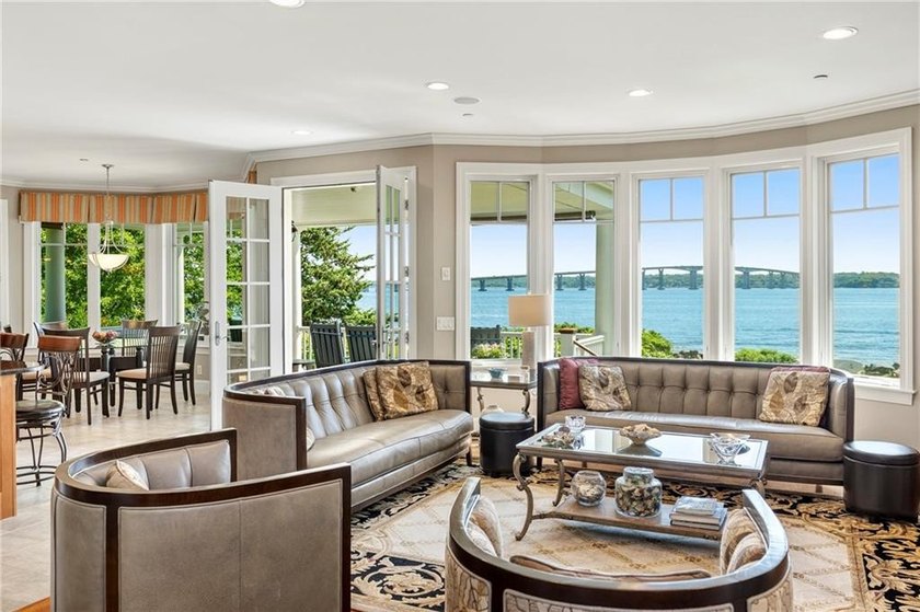 Perched on a private 2-acre waterfront lot in sought-after Plum - photo 6