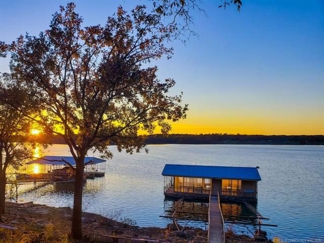 Experience the ultimate lakefront retreat on beautiful Fort - photo 4