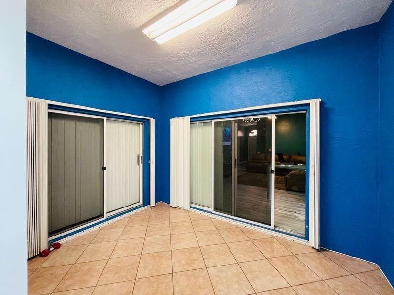 Beautiful and well-maintained home located in a desirable gated - photo 20