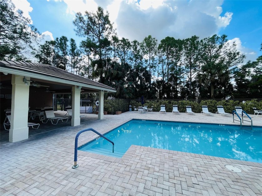 Beautiful and well-maintained home located in a desirable gated - photo 38