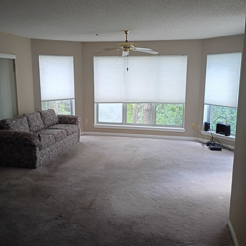 All offers from interested buyers must be entered online for the - photo 3