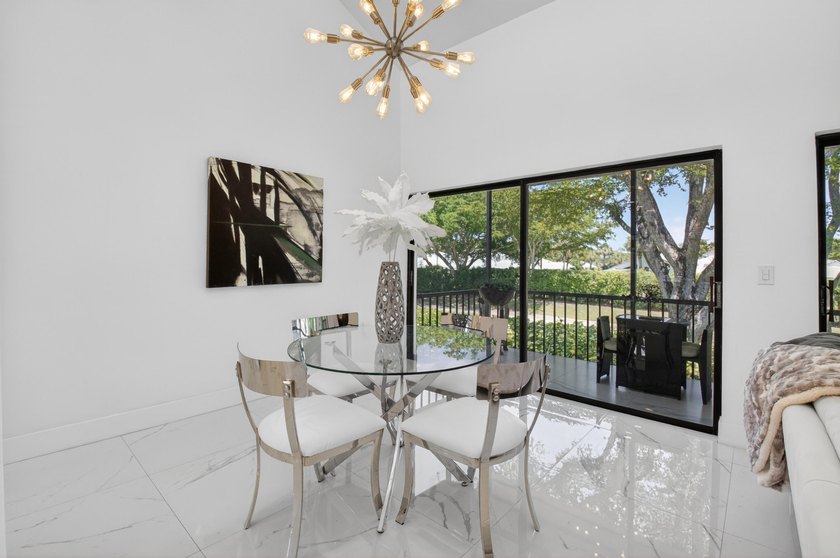 Beautiful, totally redone Willow Wood 3 bedroom, 2.5 second - photo 11