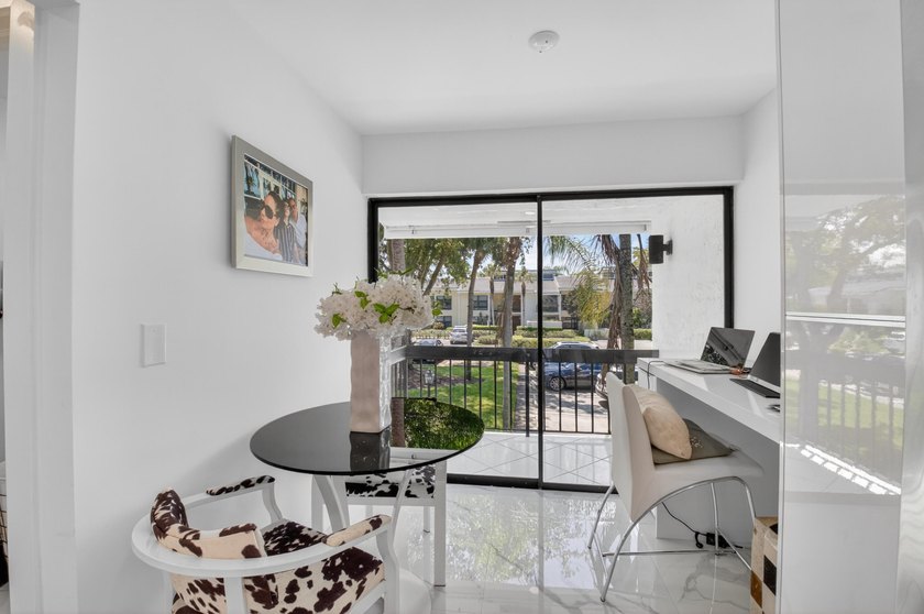 Beautiful, totally redone Willow Wood 3 bedroom, 2.5 second - photo 17