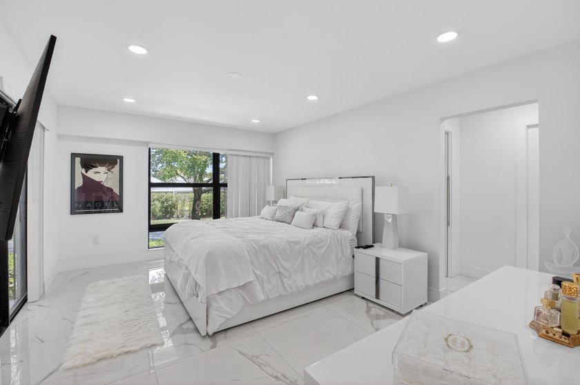 Beautiful, totally redone Willow Wood 3 bedroom, 2.5 second - photo 22