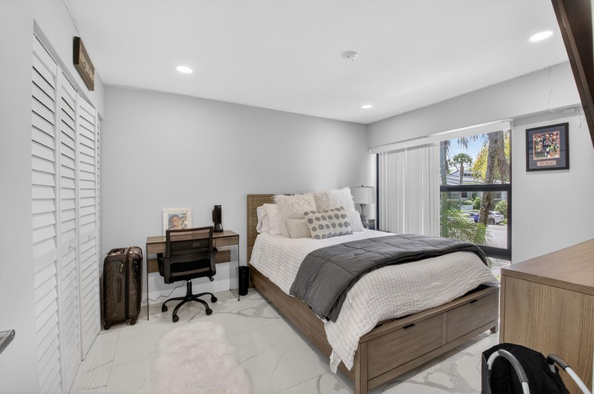 Beautiful, totally redone Willow Wood 3 bedroom, 2.5 second - photo 26