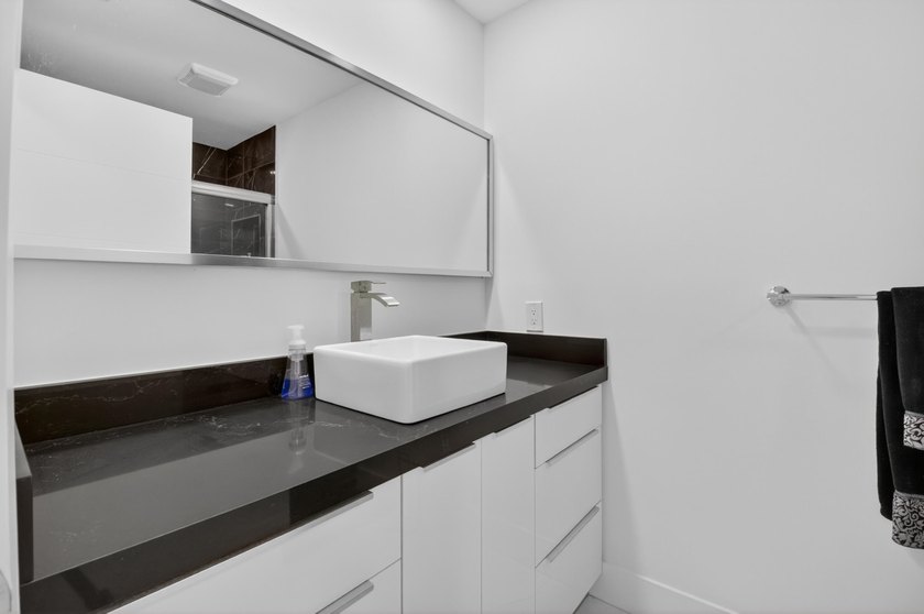Beautiful, totally redone Willow Wood 3 bedroom, 2.5 second - photo 28