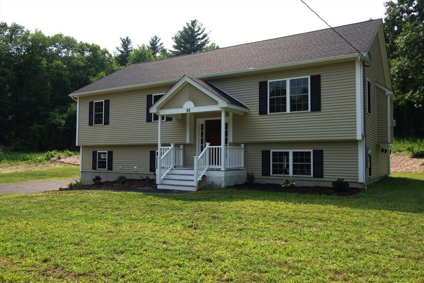 Enjoy the privacy of 1.5 acres in a country setting but offering - photo 32