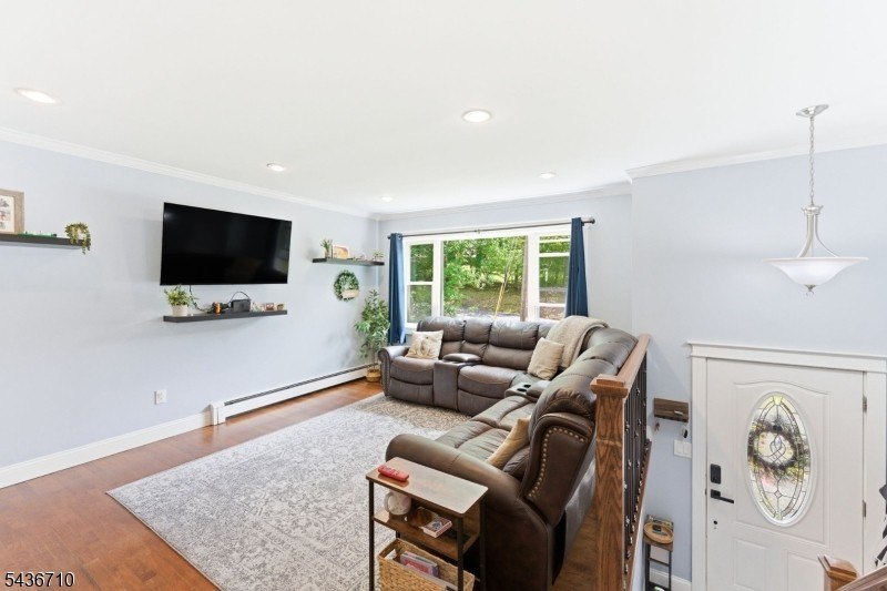 Truly turnkey bilevel in desirable Hopatcong! This beautifully - photo 12