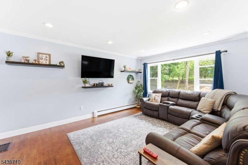 Truly turnkey bilevel in desirable Hopatcong! This beautifully - photo 13