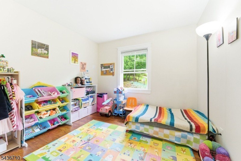 Truly turnkey bilevel in desirable Hopatcong! This beautifully - photo 34