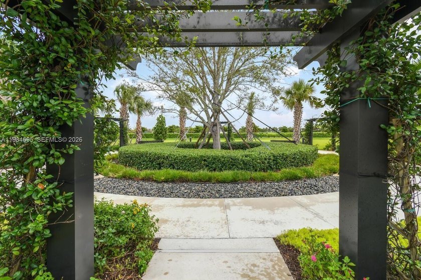 MOTIVATED SELLER!! Rare opportunity to own one of Riverland's - photo 36