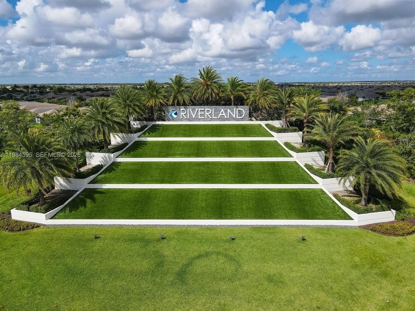 MOTIVATED SELLER!! Rare opportunity to own one of Riverland's - photo 42