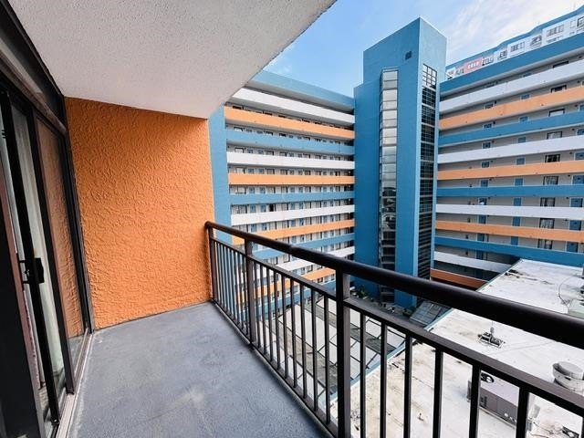 Efficiency condo located in the popular Landmark Resort - photo 3