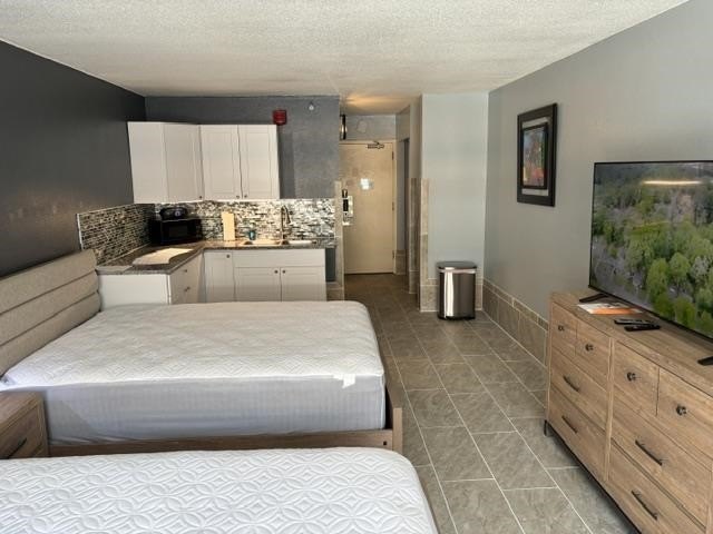 Efficiency condo located in the popular Landmark Resort - photo 5
