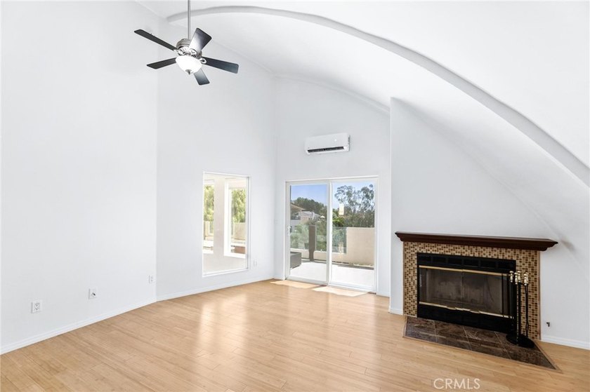 Spectacular Hillside Retreat in Roy Rogers Estates with - photo 27
