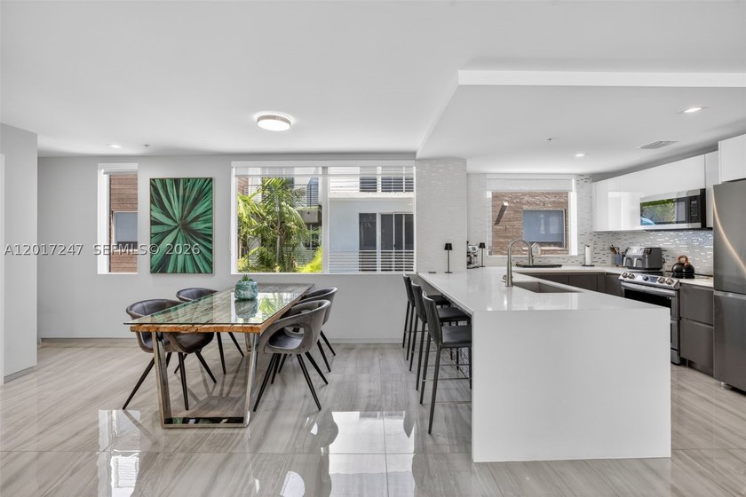Stunning modern townhome designed for elevated everyday living - photo 10