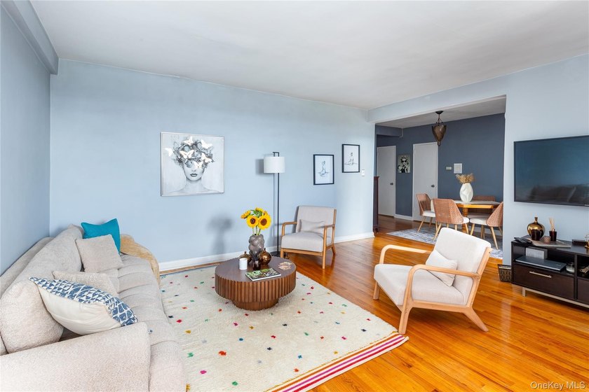 Welcome to the Van Buren, an excellently maintained co-op in a - photo 5