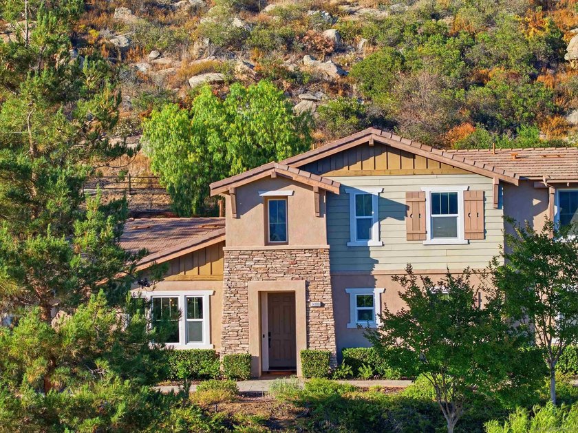 Experience refined living in the exclusive gated Masters - photo 2