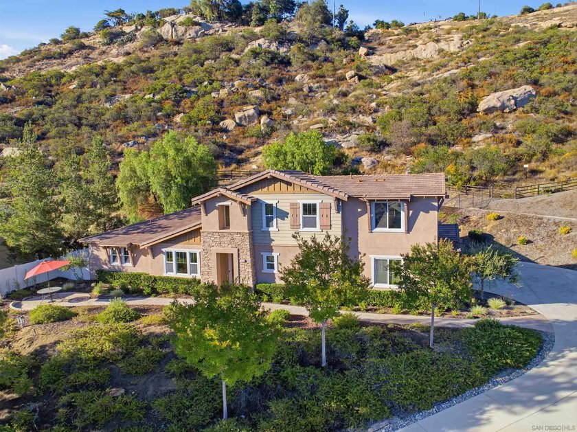 Experience refined living in the exclusive gated Masters - photo 6