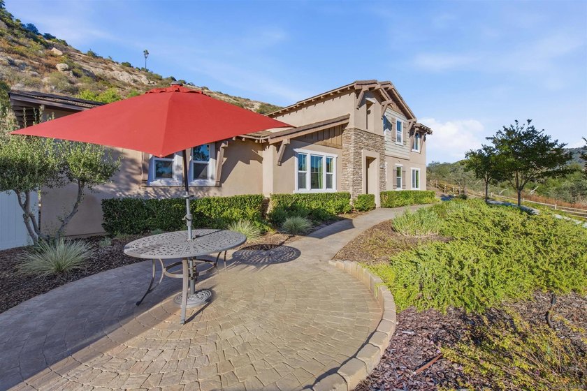 Experience refined living in the exclusive gated Masters - photo 7