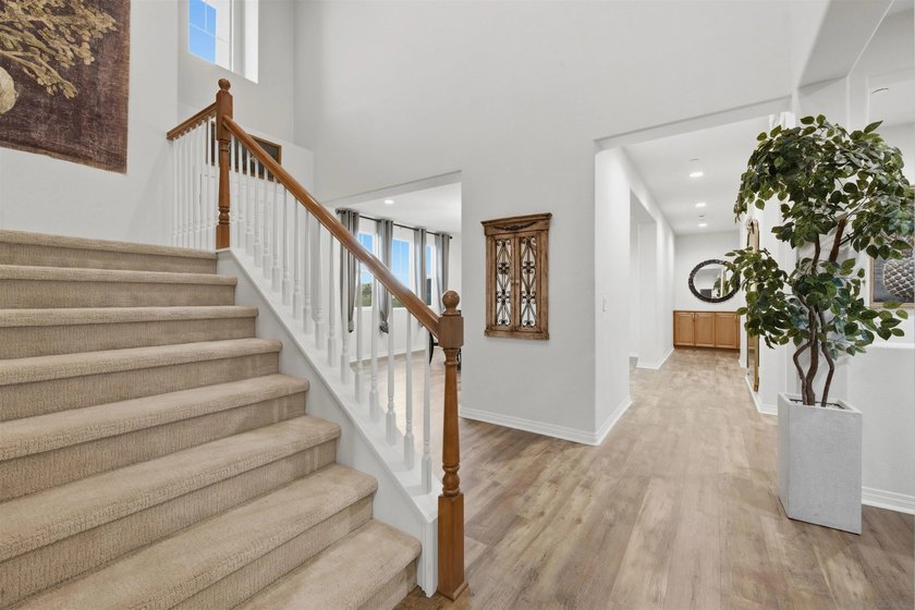 Experience refined living in the exclusive gated Masters - photo 9