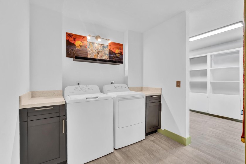 CORNER UNIT GROUND FLOOR, 2 BEDROOM, 2 FULL BATHROOMS PLUS A DEN - photo 7