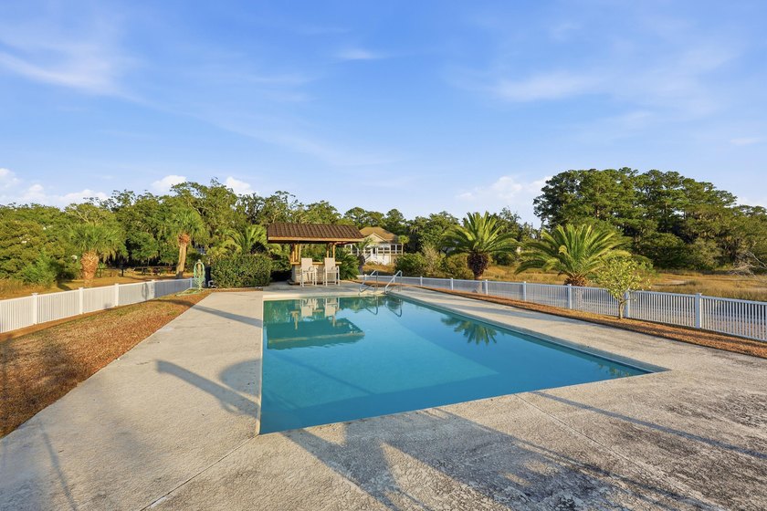 Gorgeous Lowcountry home located on true deep water in the - photo 4