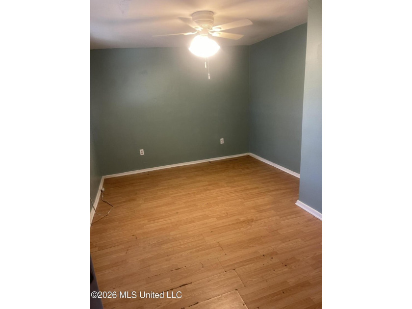 Investor Opportunity! Nestled beneath beautiful, mature oak - photo 11