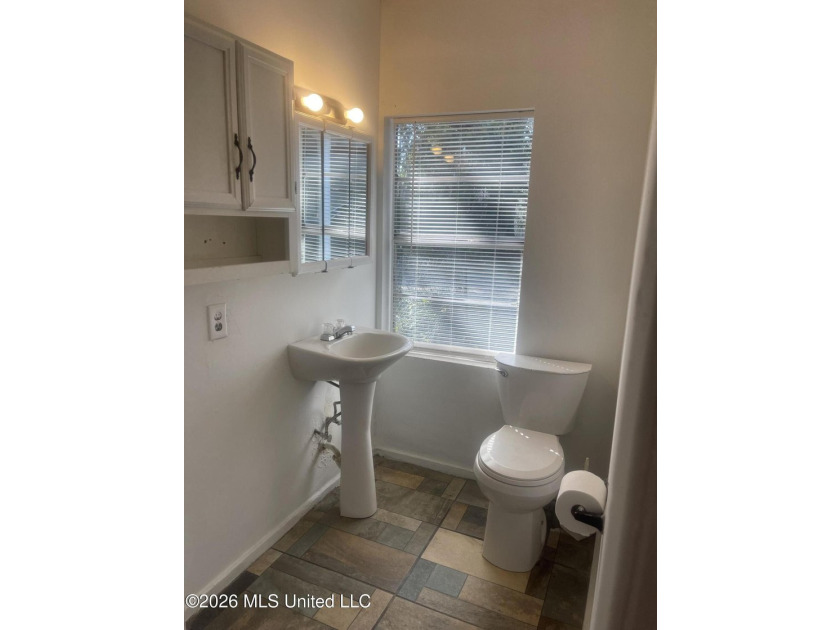 Investor Opportunity! Nestled beneath beautiful, mature oak - photo 17