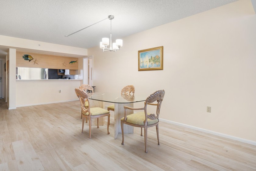 901 Seafarer Cir 306 - photo 12
