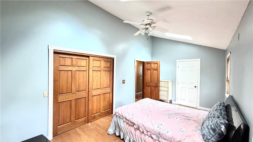 This 5 Bedrooms and 2.5 Bath home w/ in-law setup is located on - photo 15