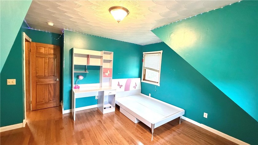 This 5 Bedrooms and 2.5 Bath home w/ in-law setup is located on - photo 17