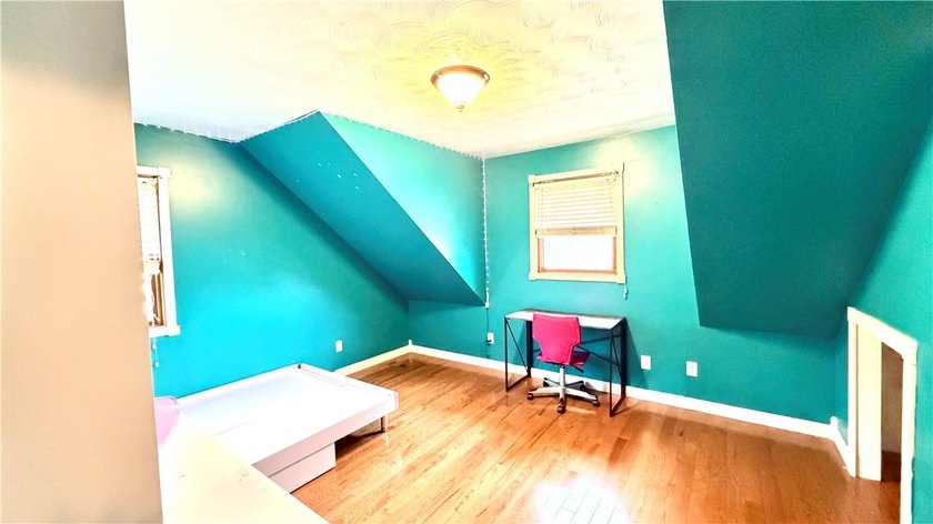 This 5 Bedrooms and 2.5 Bath home w/ in-law setup is located on - photo 18