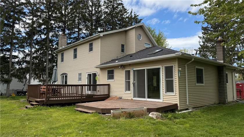 This 5 Bedrooms and 2.5 Bath home w/ in-law setup is located on - photo 30