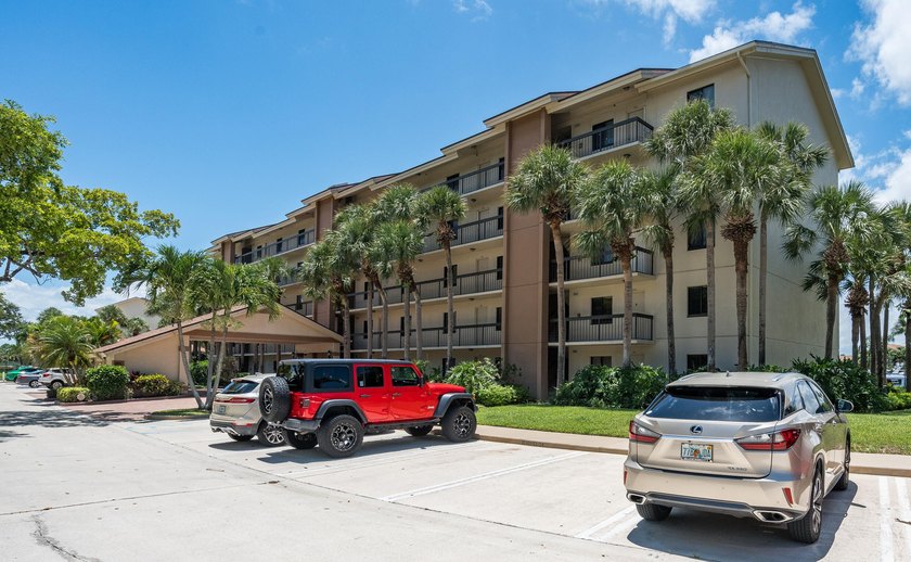 901 Seafarer Cir 306 - photo 33