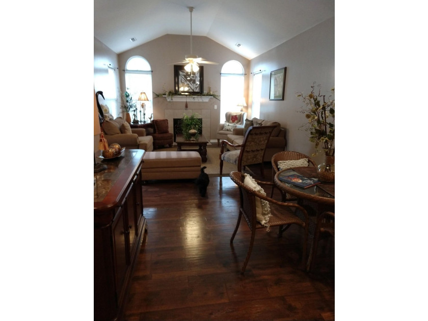 Ranch villa. Maintenance free living. Beautiful home move in - photo 3