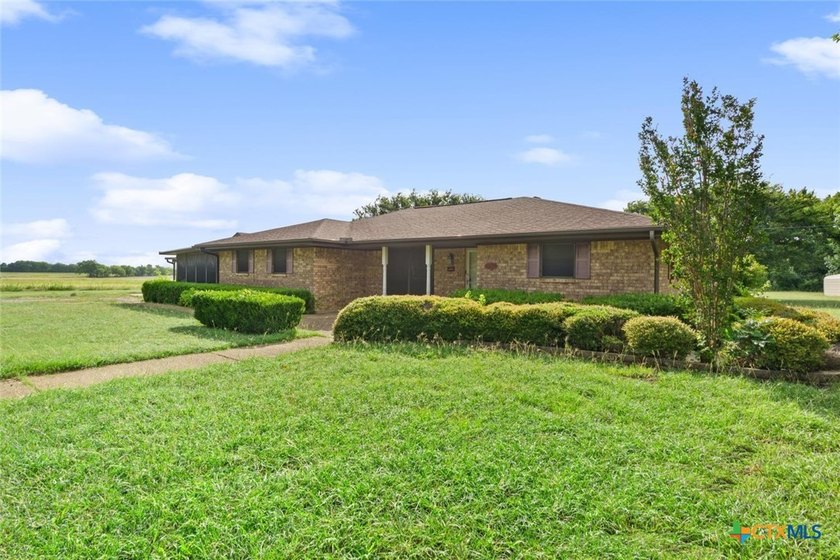 Super low tax rate area. Troy schools. Extremely well kept home - photo 5
