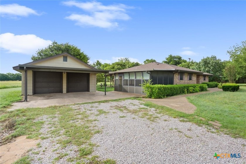 Super low tax rate area. Troy schools. Extremely well kept home - photo 6
