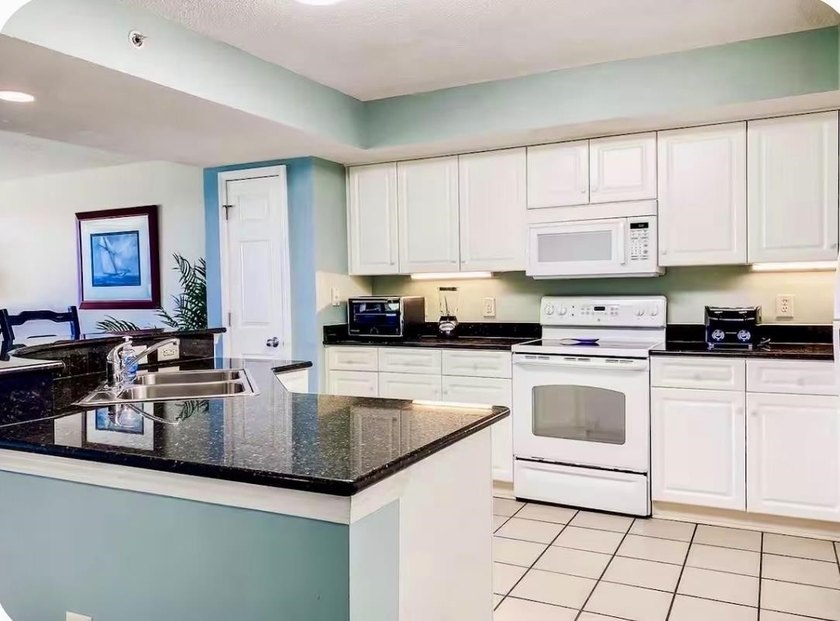 RARE INVESTMENT OPPORTUNITY!!! This meticulously maintained - photo 7