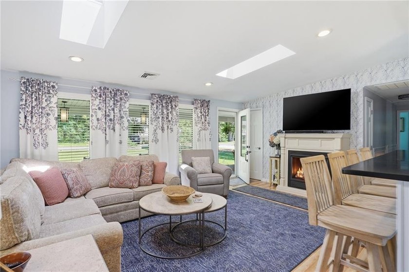 Welcome home to this beautifully renovated ranch, perfectly - photo 10