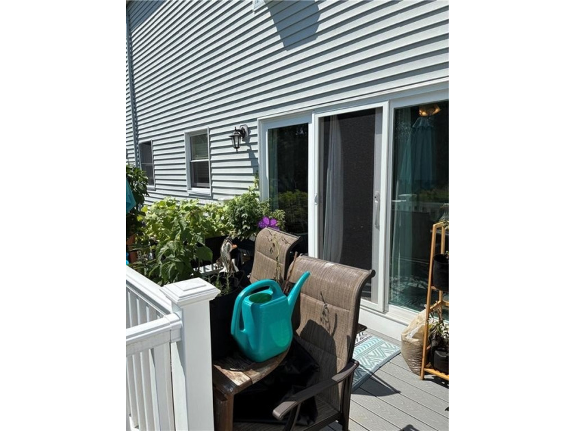 A great Town Home at a Great Price! 2 beds, 2 1/2 baths. Lower - photo 4