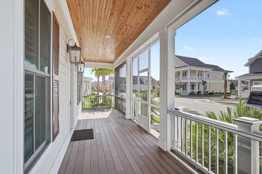 This immaculate Charleston-style Lowcountry home offers - photo 2